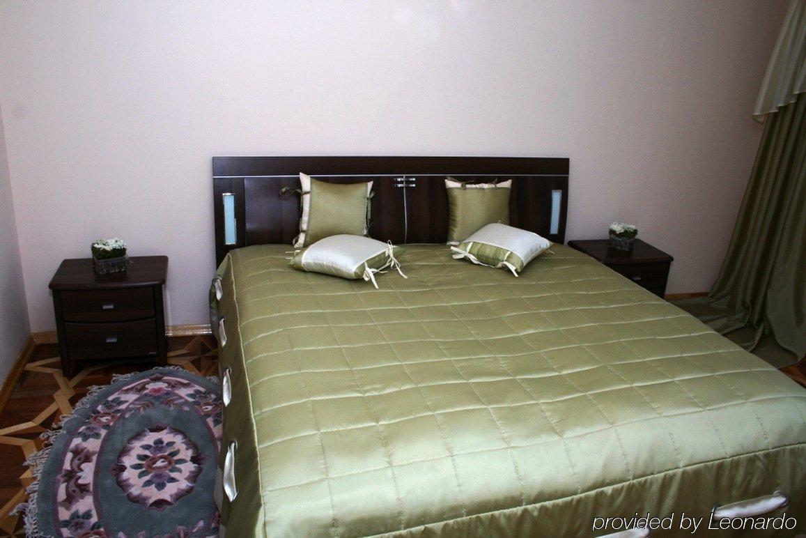 Edem Hotel Chubynske Phòng bức ảnh