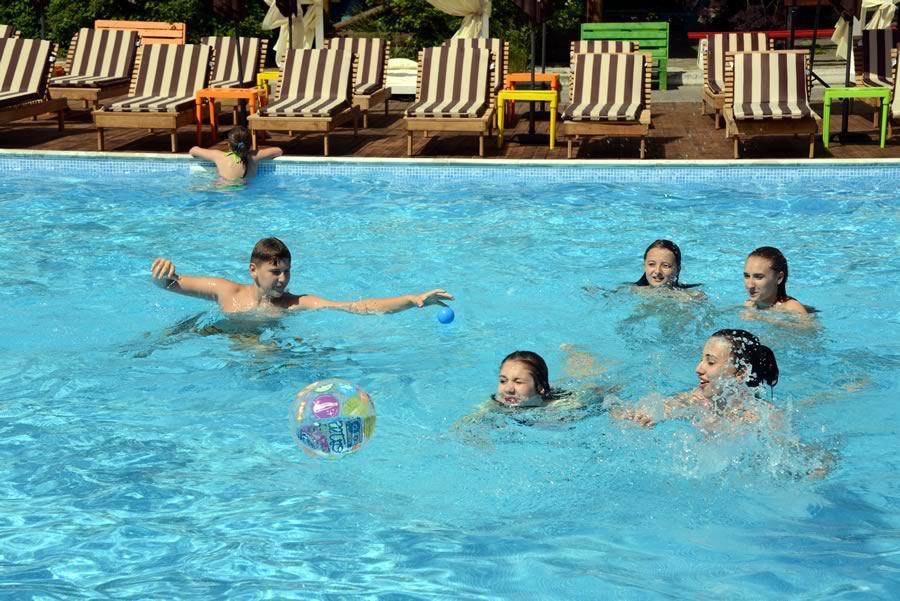 Edem Hotel Chubynske Ngoại thất bức ảnh