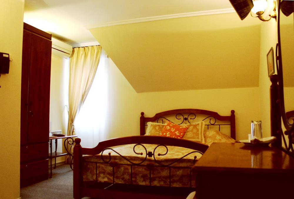 Edem Hotel Chubynske Ngoại thất bức ảnh